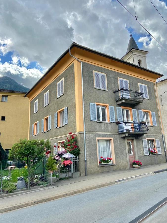 Chasa Sassalbo Acomodação com café da manhã Poschiavo Exterior foto